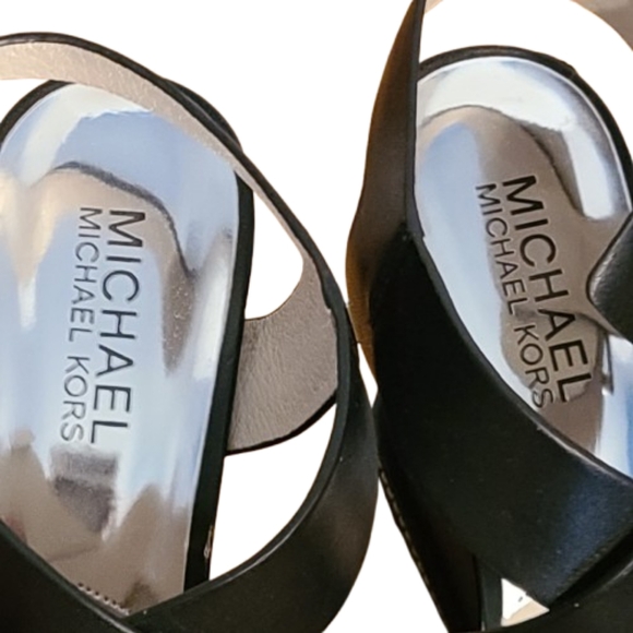 Michael Kors Strappy Wedge Sandals Size 7 Black Open Toe - Picture 12 of 13